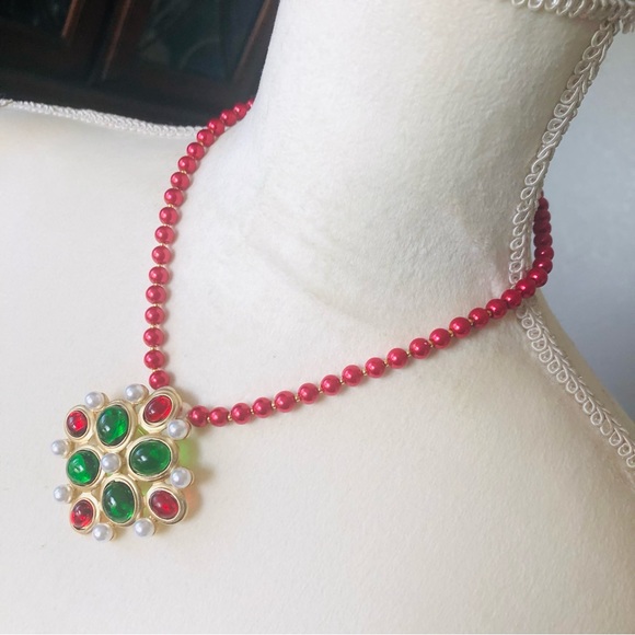 Handcrafted repurpose cabochon glass stone pendant Czech glass Pearl necklace - Picture 4 of 12